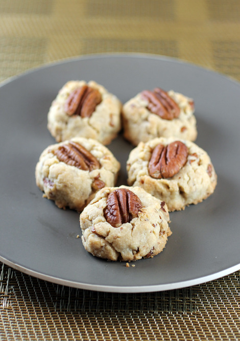 Browned butter pecan shortbread domes