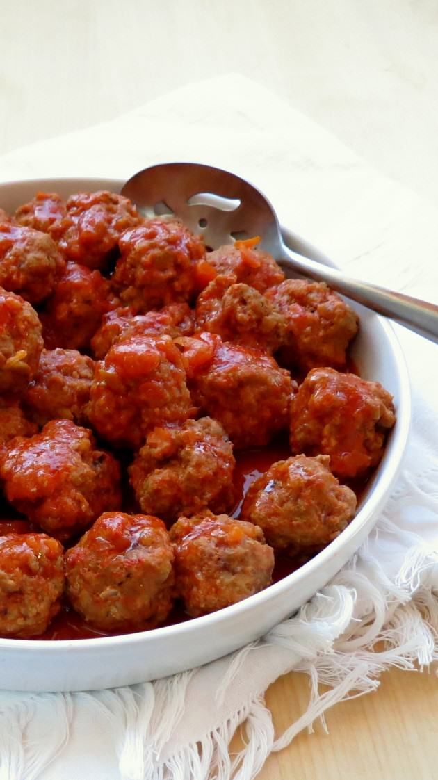 Pressure Cooker Meatballs in Tomato Sauce